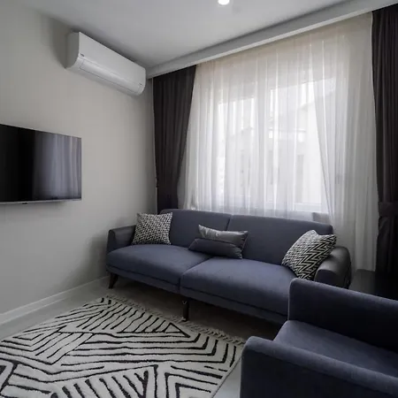 Central Flat Near Beach And Kaleici In Muratpasa Antalya